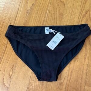 Vineyard Vines Women's Jet Black Classic Seersucker Bikini Bottom Swim L NWT